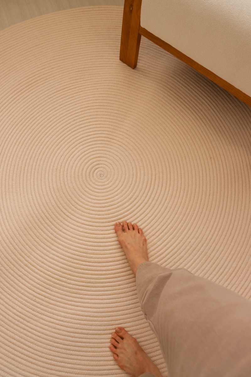 Champagne Beige Round Carpet | 100% Nylon | Dual - Sided - The Carpetier™