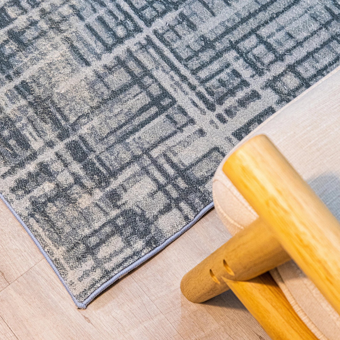 M-2661 Modern Carpet - The Carpetier™