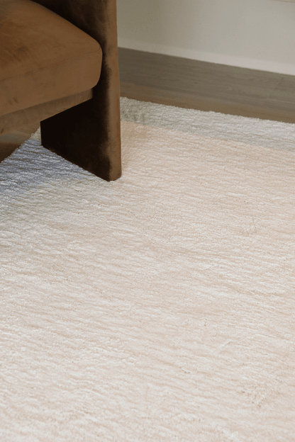Pearl White Mid - Pile LuxeFur Carpet | LuxeFur - The Carpetier™