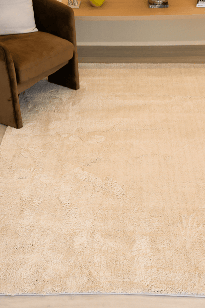 Soft Beige Mid - Pile LuxeFur Carpet | LuxeFur - The Carpetier™