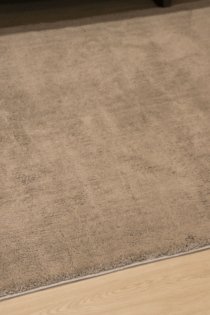Soft Grey Mid - Pile LuxeFur Carpet | LuxeFur - The Carpetier™