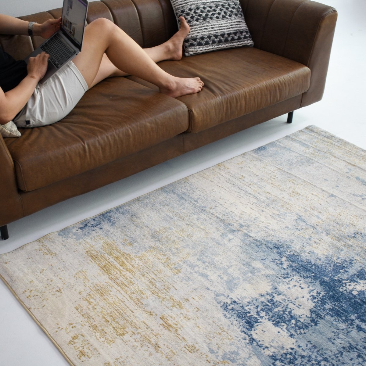 A-6655 Abstract Carpet | Polyfibre Cashmere Series - The Carpetier™